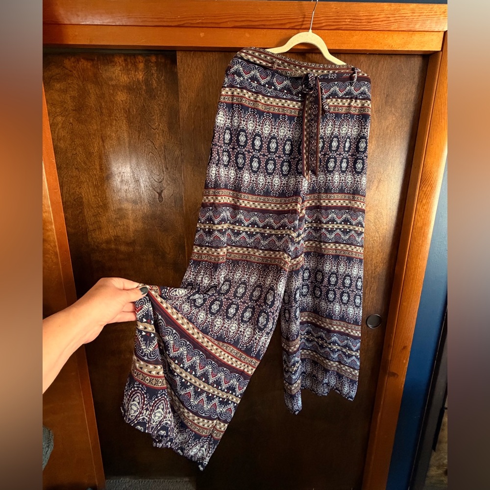 Flowy sheer Navy and Burgundy Patterned Wide-Leg Pants